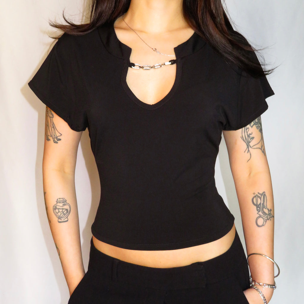 Keyhole neck top